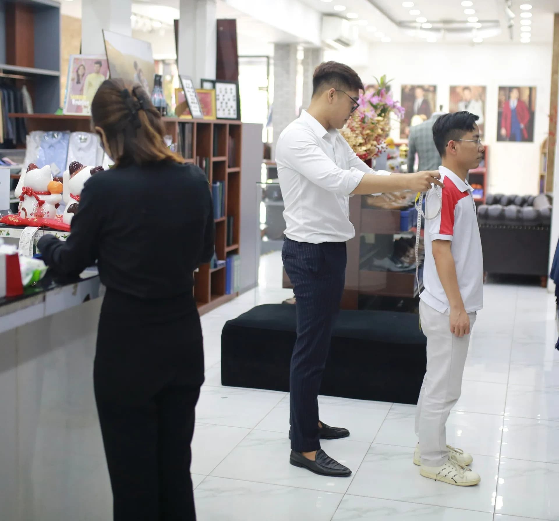 Phóng sự tại showroom — Mon Amie