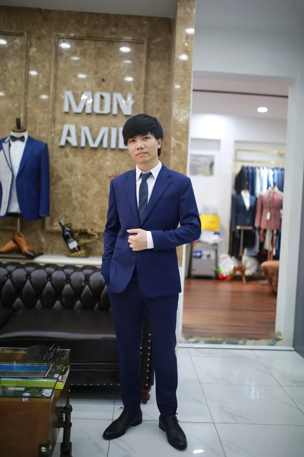 Phóng sự tại showroom — Mon Amie