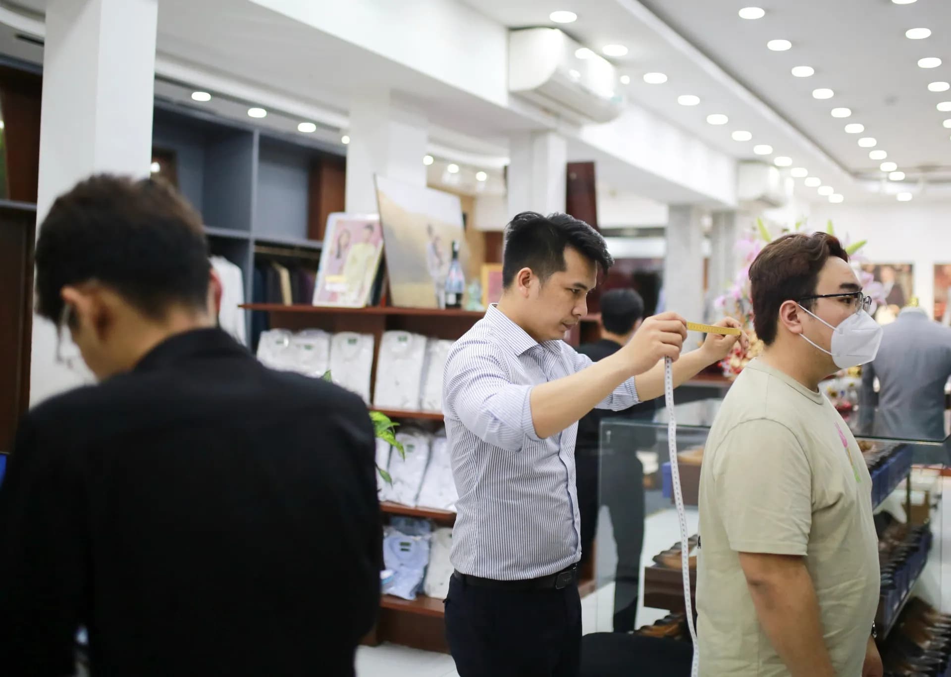 Phóng sự tại showroom — Mon Amie