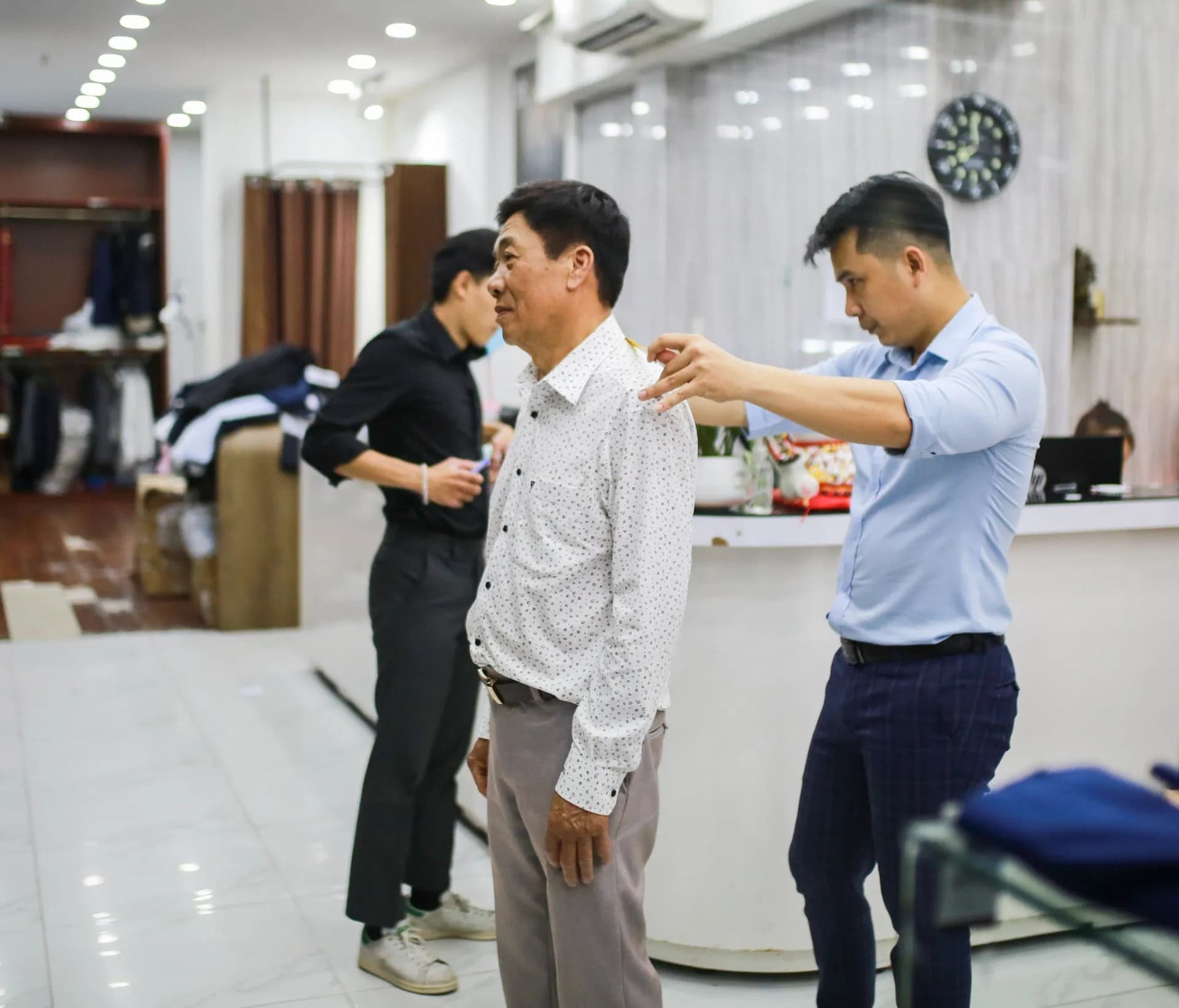 Phóng sự tại showroom — Mon Amie
