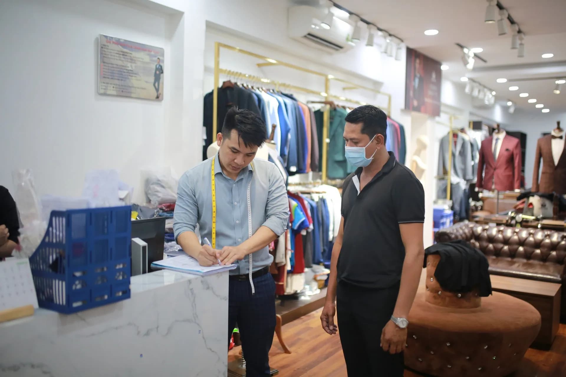 Phóng sự tại showroom — Mon Amie