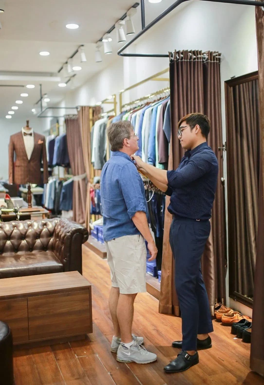 Phóng sự tại showroom — Mon Amie