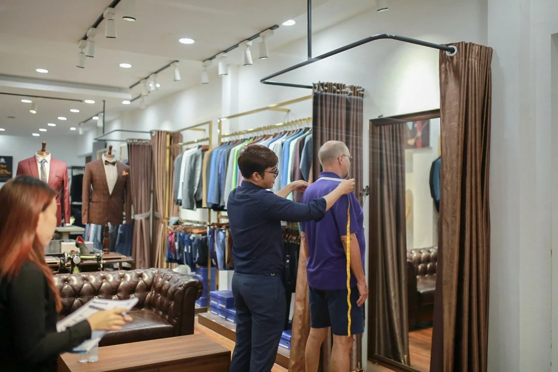 Phóng sự tại showroom — Mon Amie
