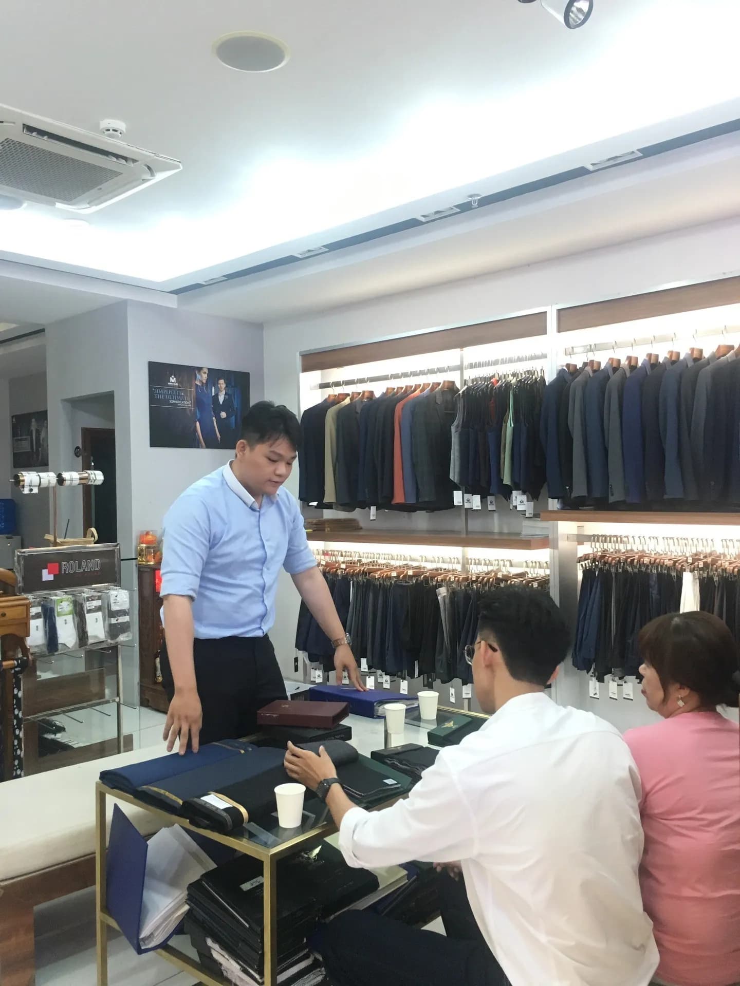 Phóng sự tại showroom — Mon Amie