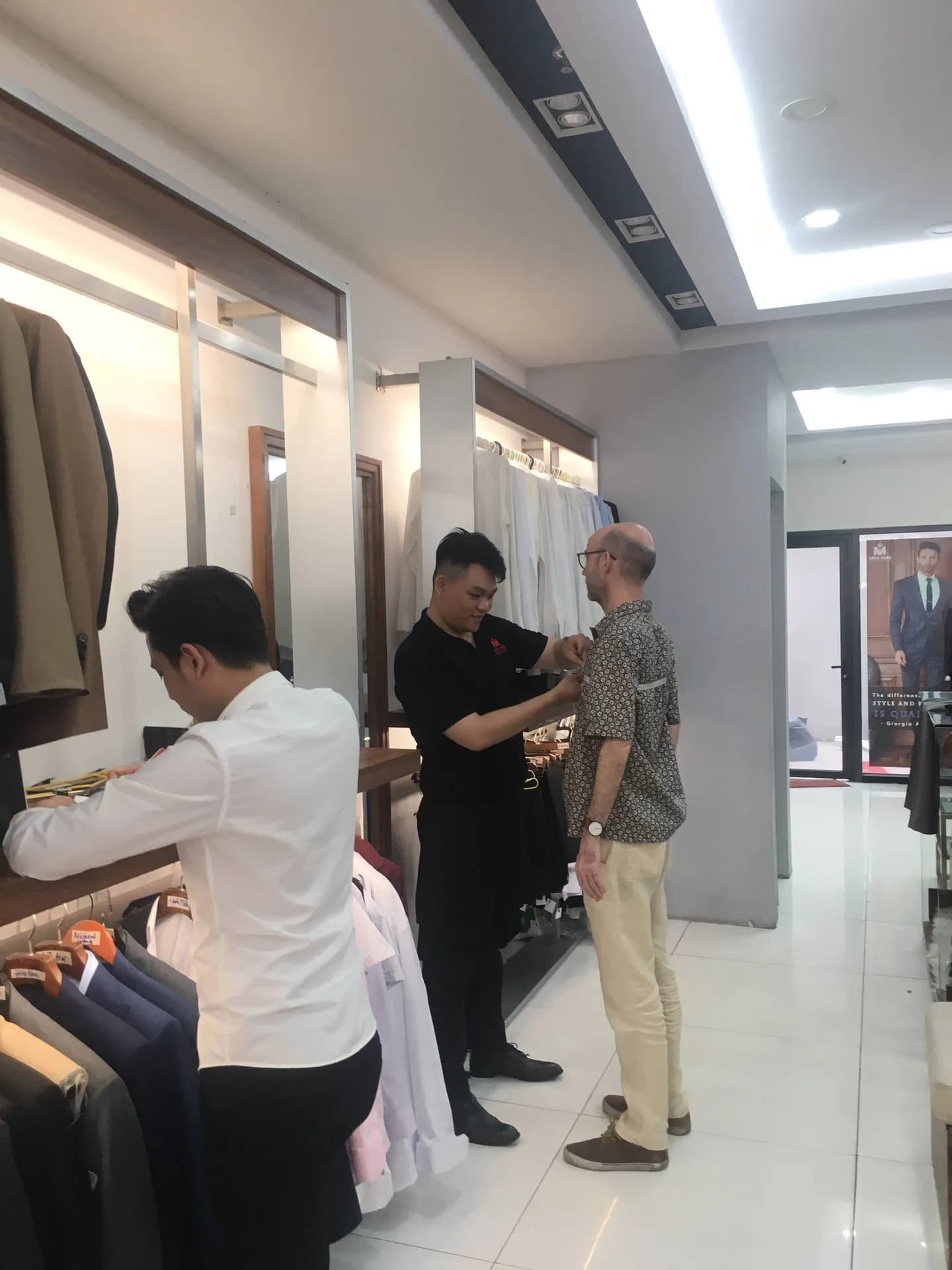 Phóng sự tại showroom — Mon Amie