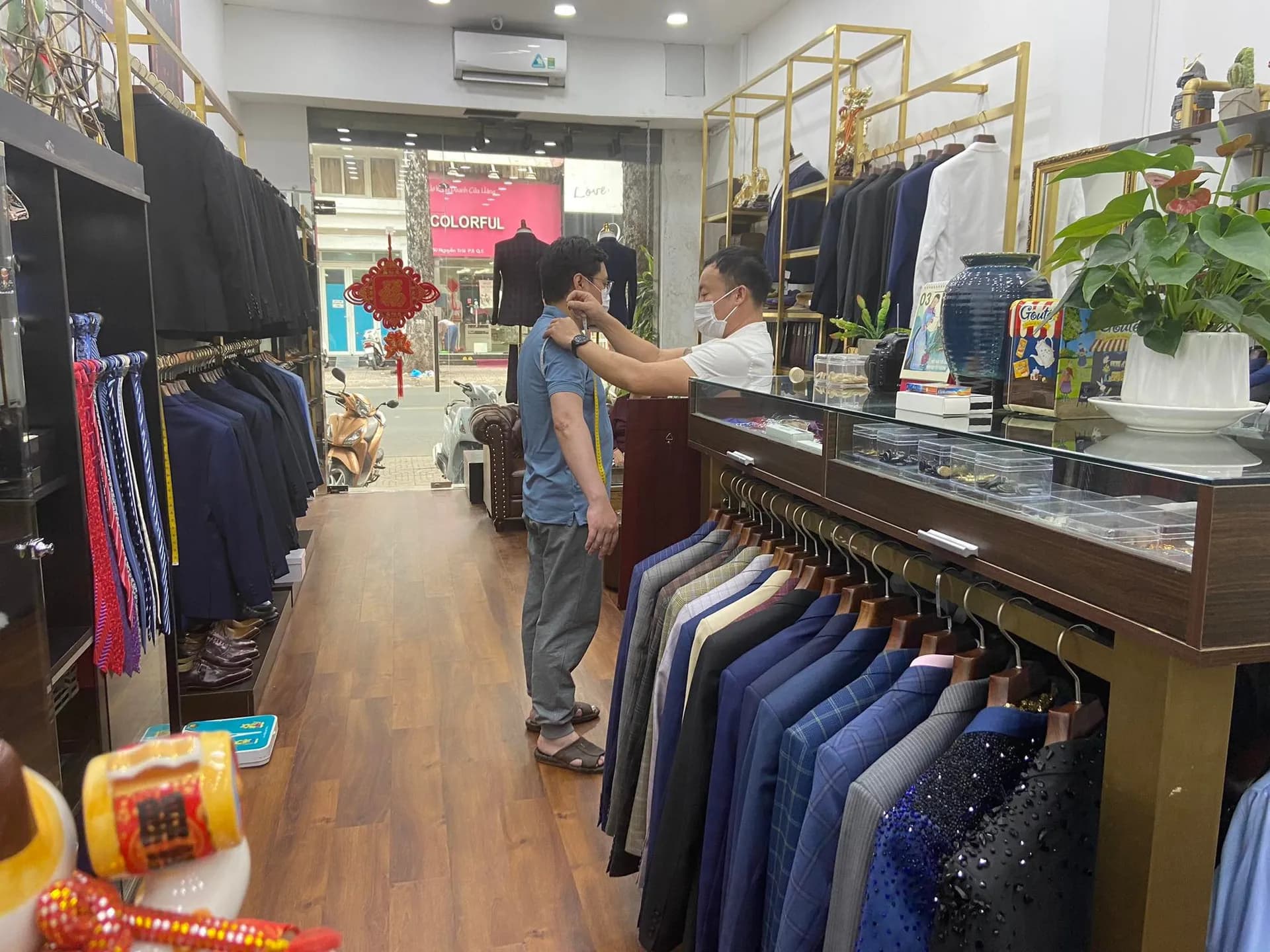 Phóng sự tại showroom — Mon Amie