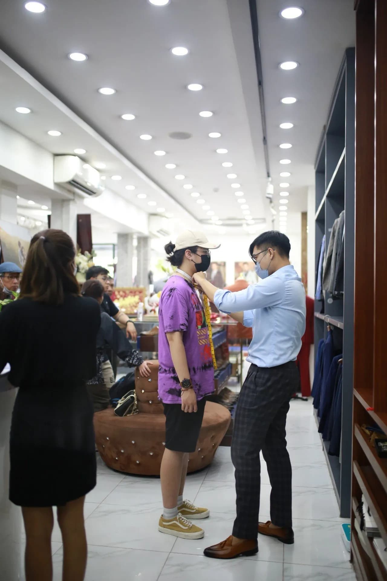 Phóng sự tại showroom — Mon Amie