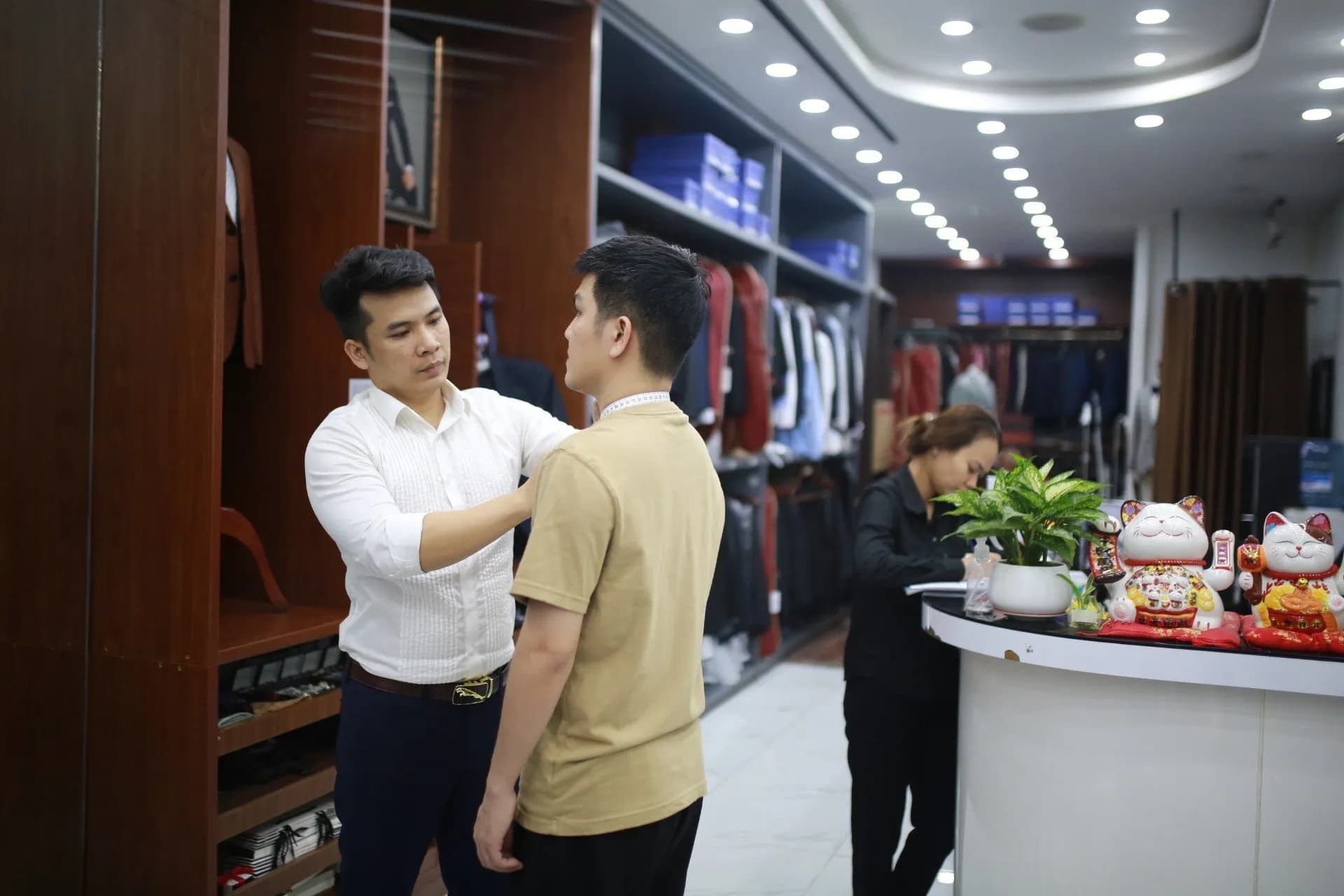 Phóng sự tại showroom — Mon Amie