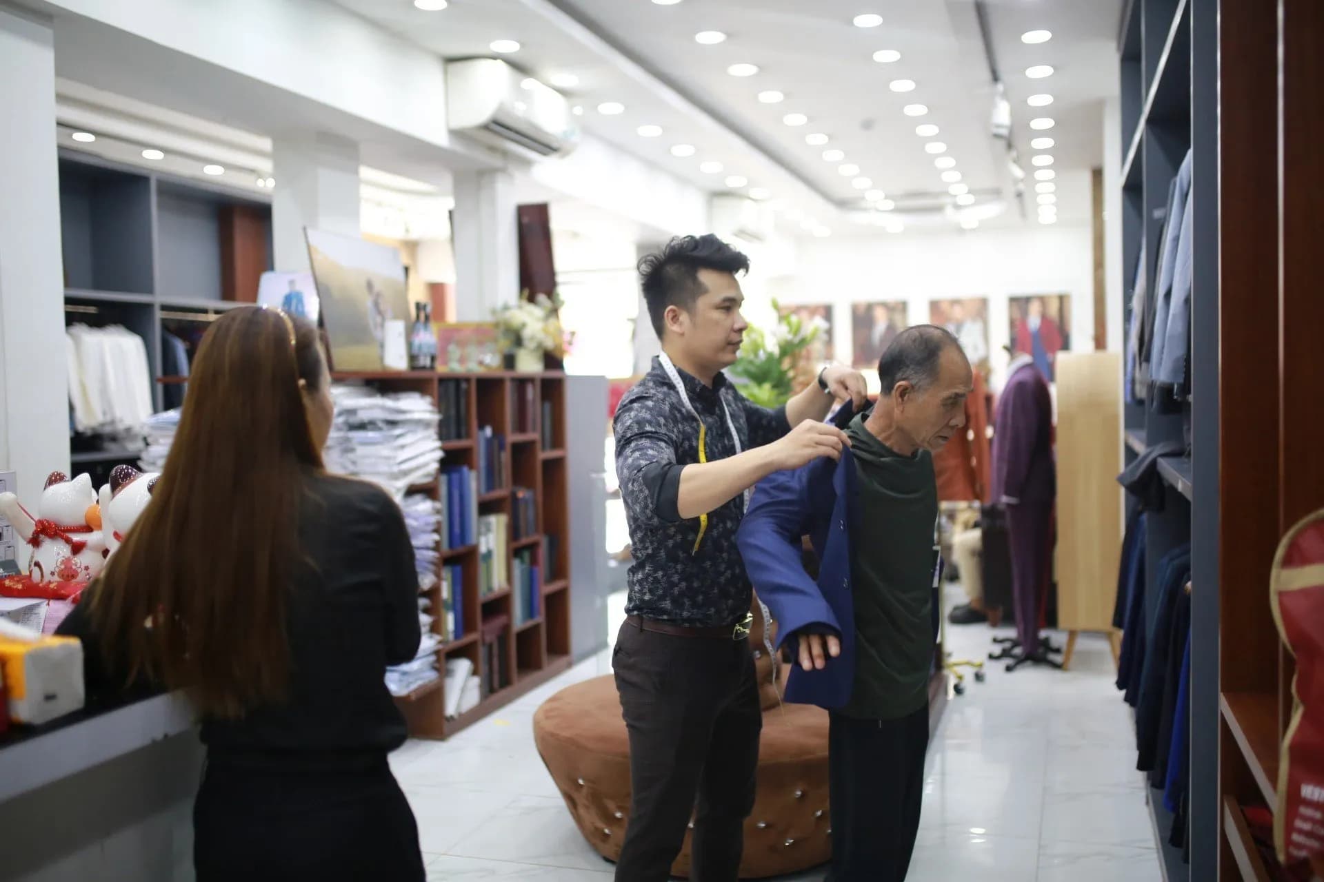 Phóng sự tại showroom — Mon Amie