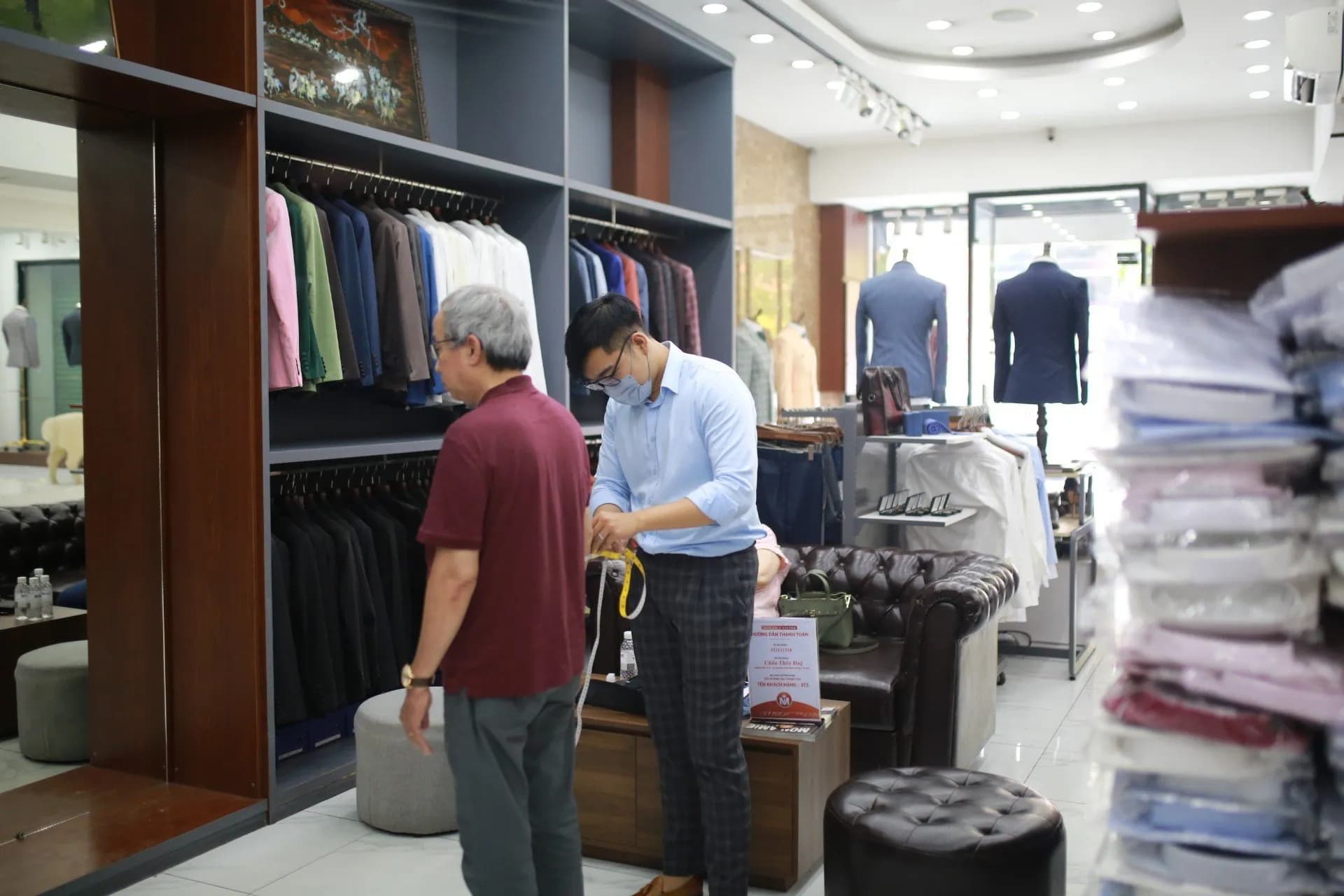 Phóng sự tại showroom — Mon Amie