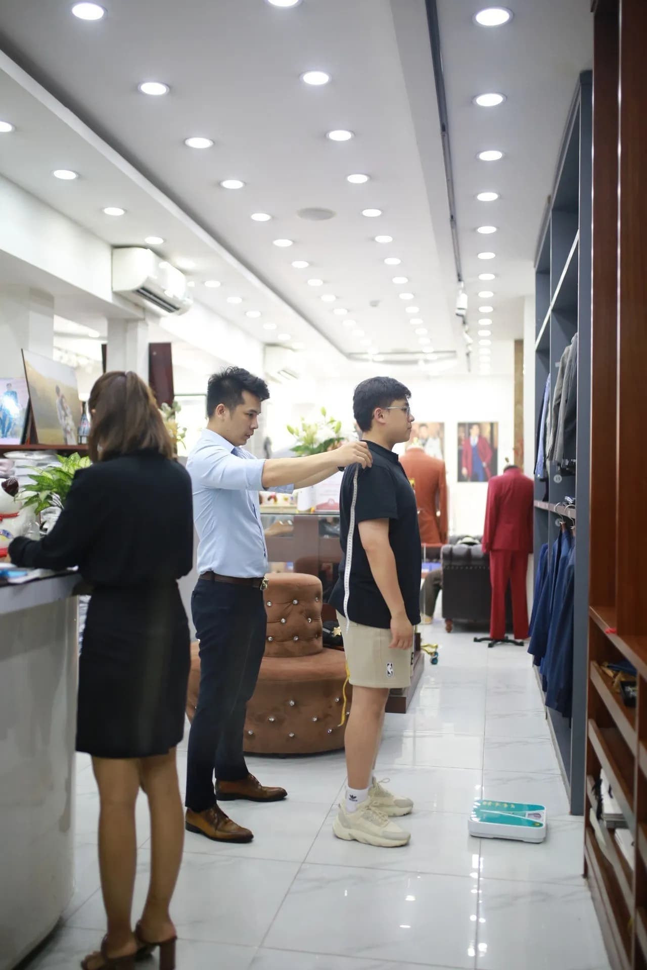 Phóng sự tại showroom — Mon Amie