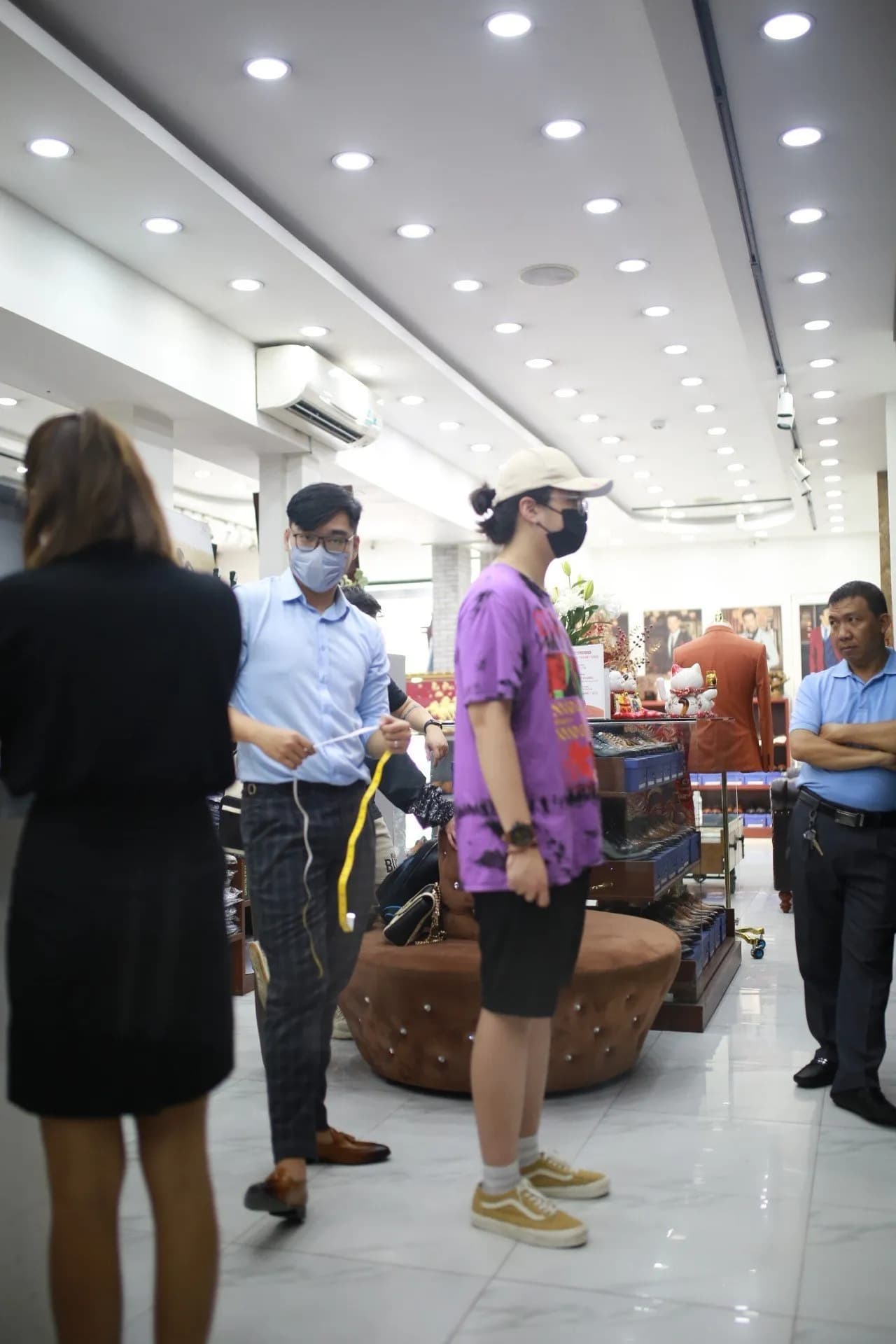 Phóng sự tại showroom — Mon Amie
