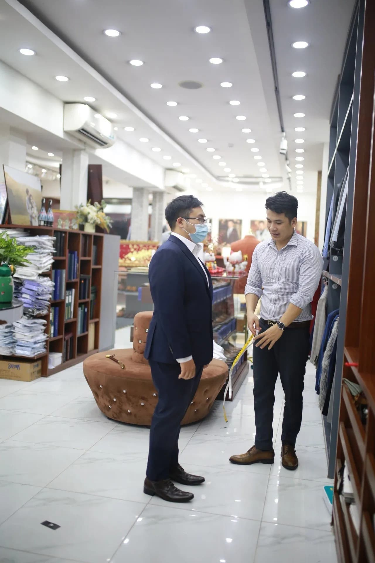 Phóng sự tại showroom — Mon Amie