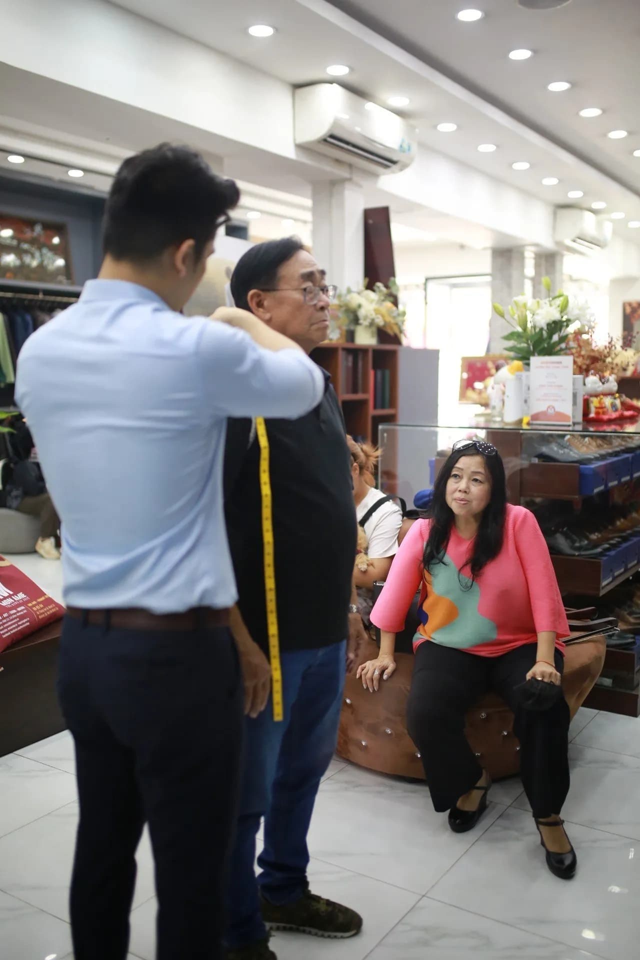 Phóng sự tại showroom — Mon Amie