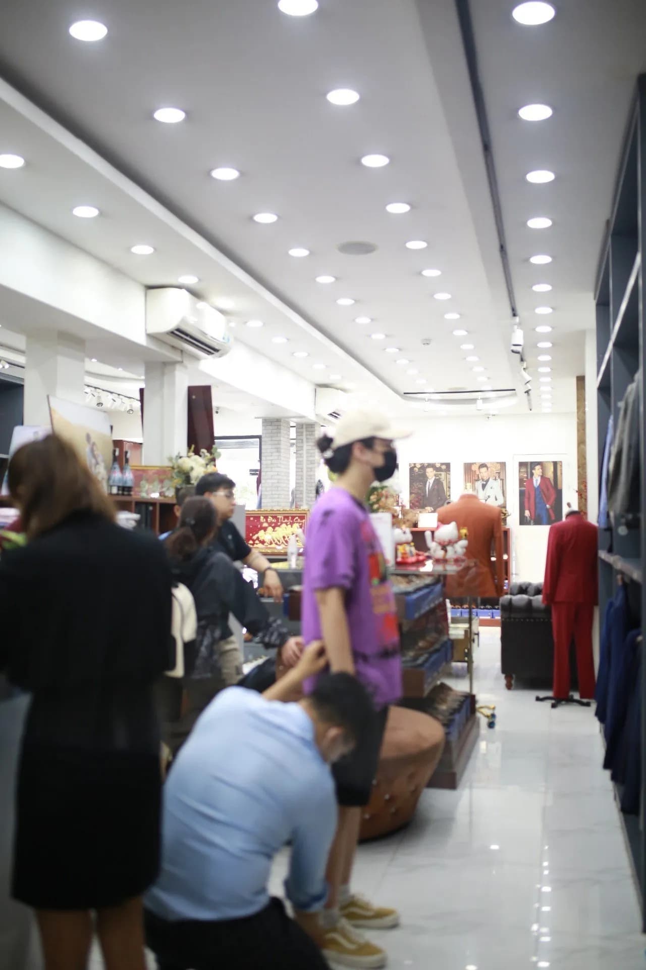 Phóng sự tại showroom — Mon Amie