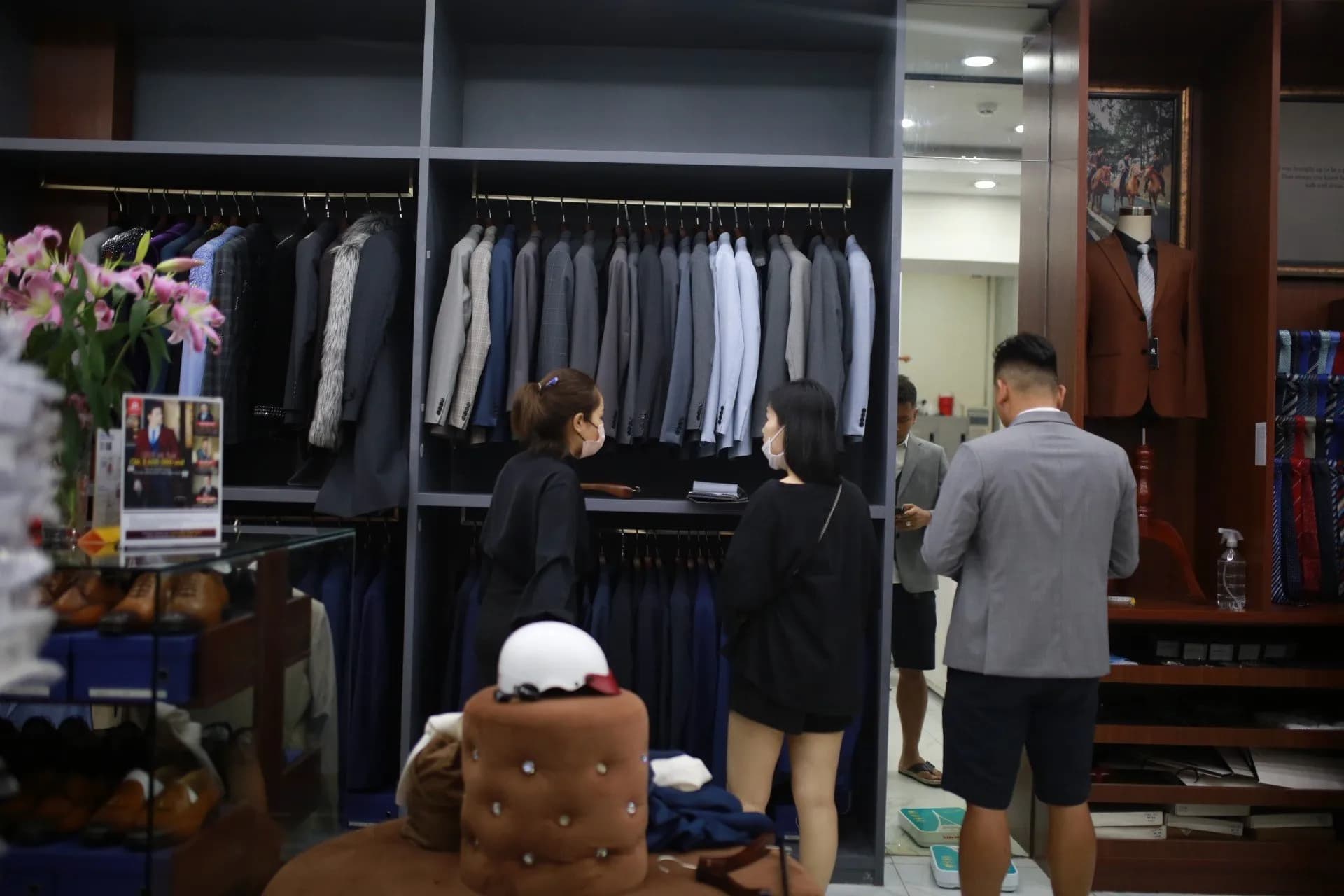 Phóng sự tại showroom — Mon Amie