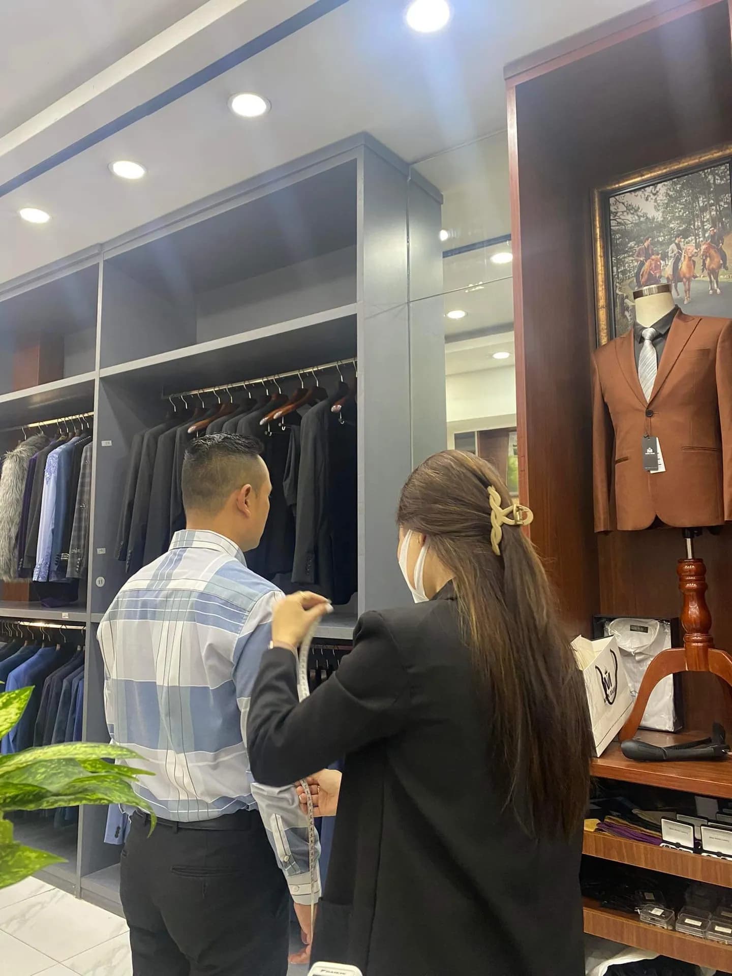 Phóng sự tại showroom — Mon Amie