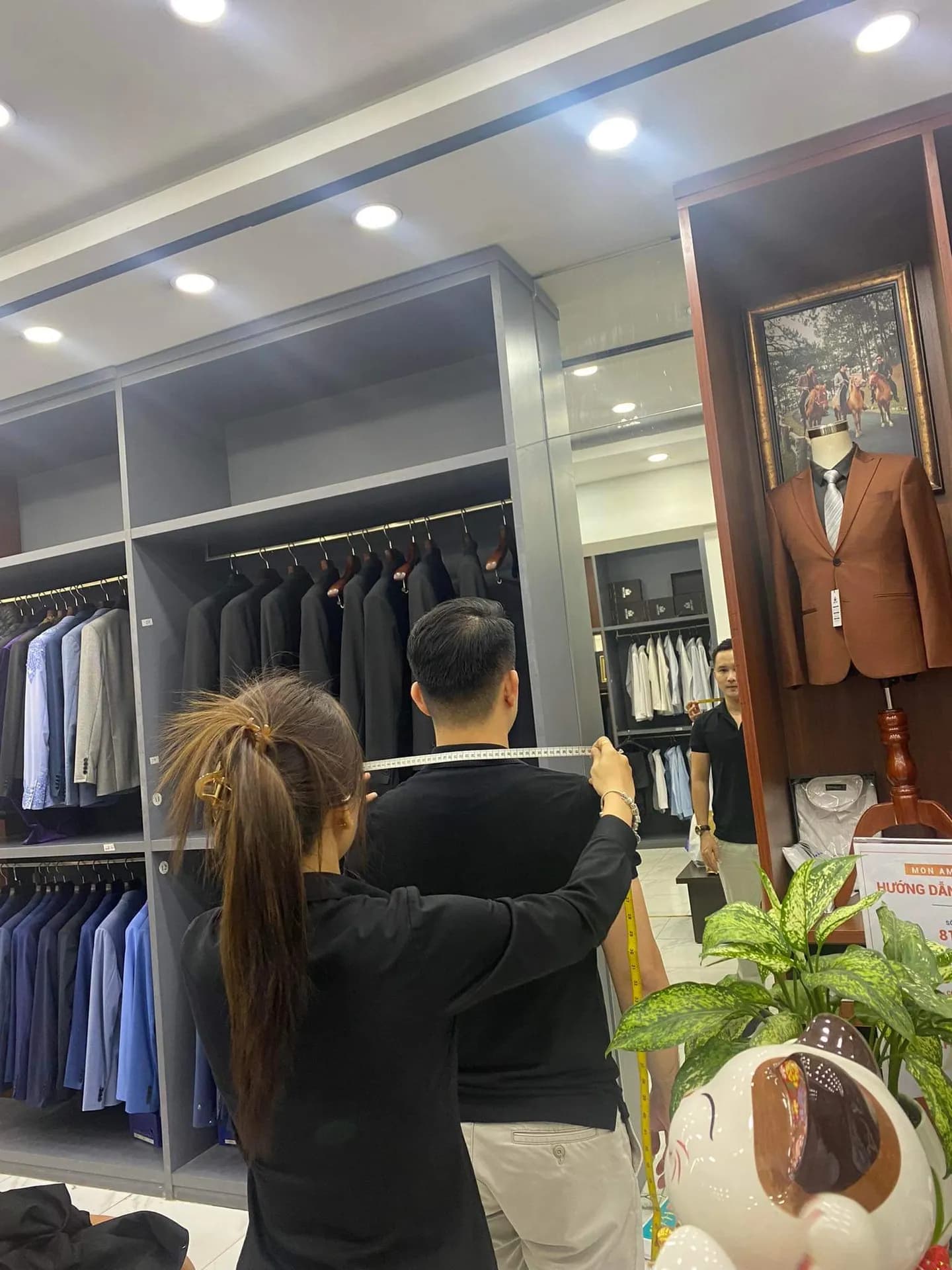 Phóng sự tại showroom — Mon Amie