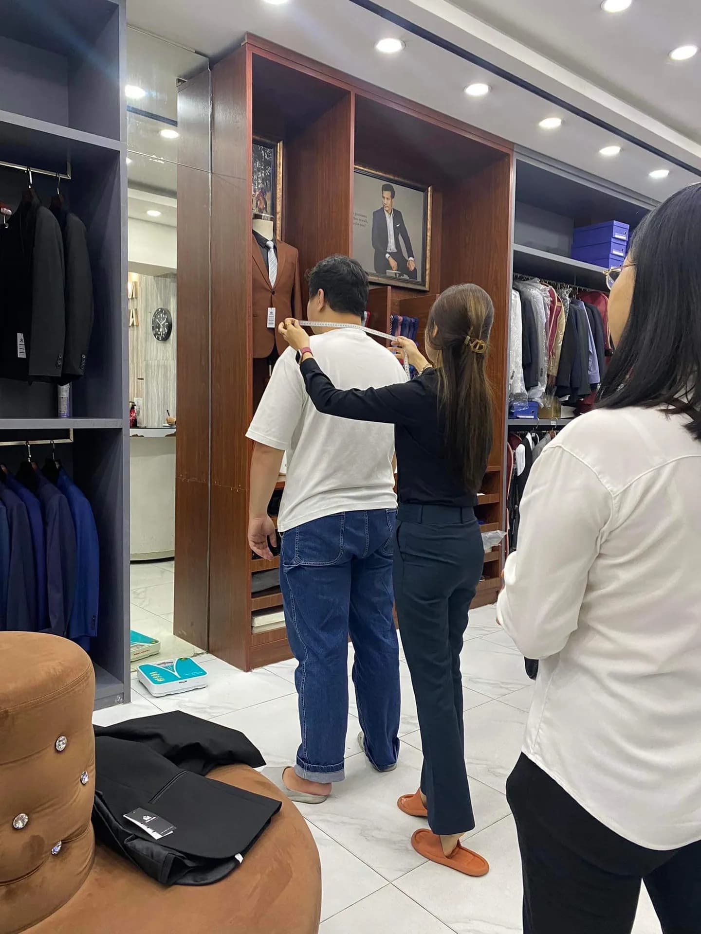 Phóng sự tại showroom — Mon Amie