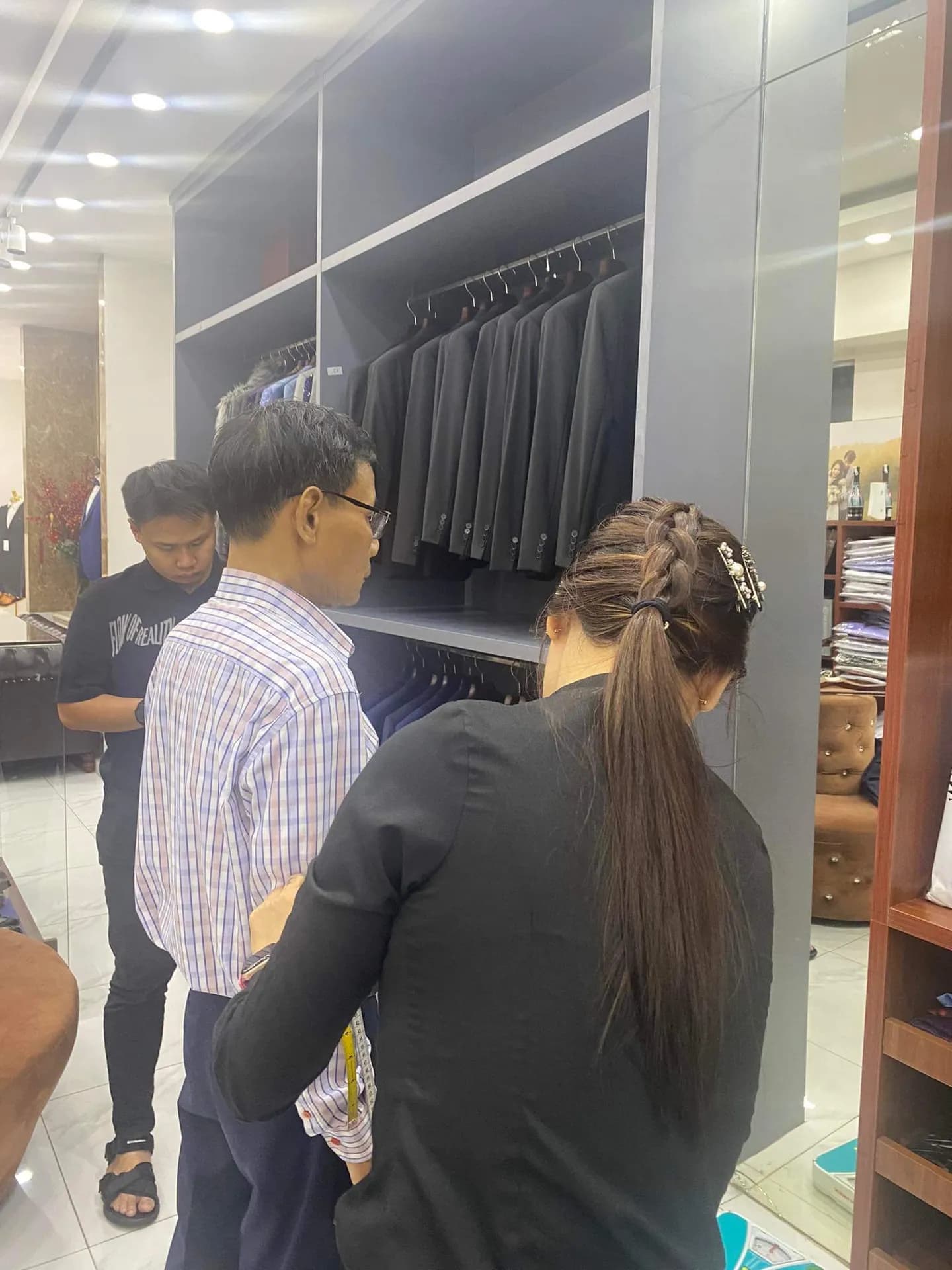 Phóng sự tại showroom — Mon Amie