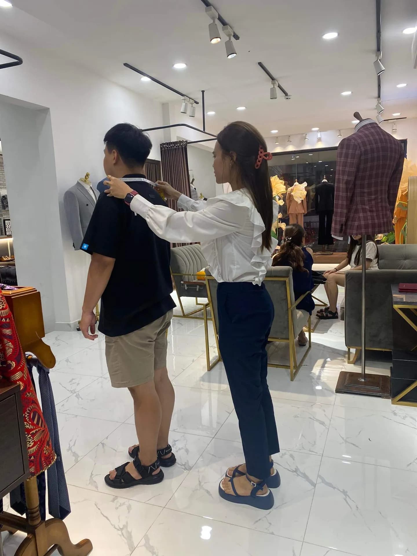Phóng sự tại showroom — Mon Amie
