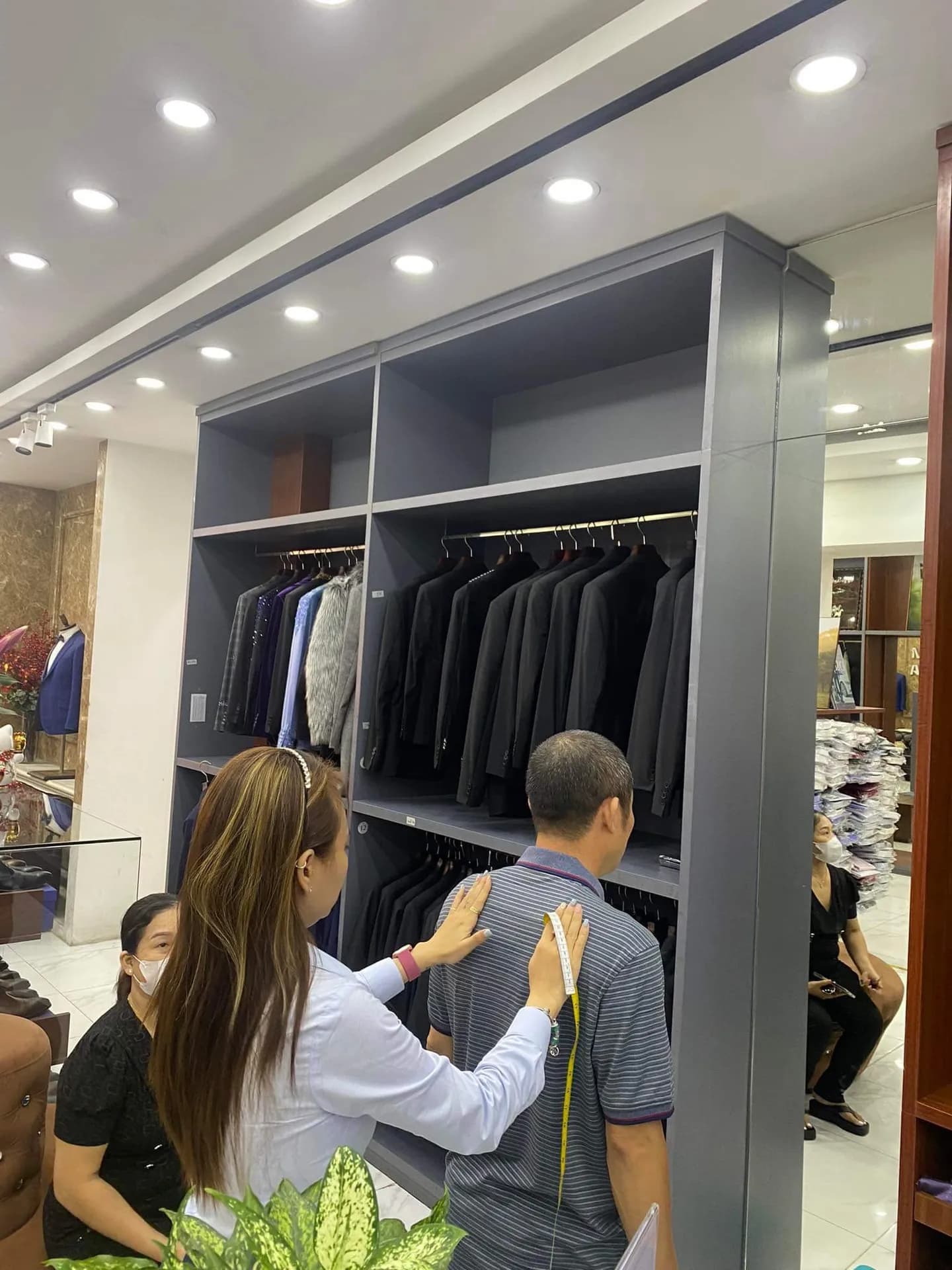 Phóng sự tại showroom — Mon Amie