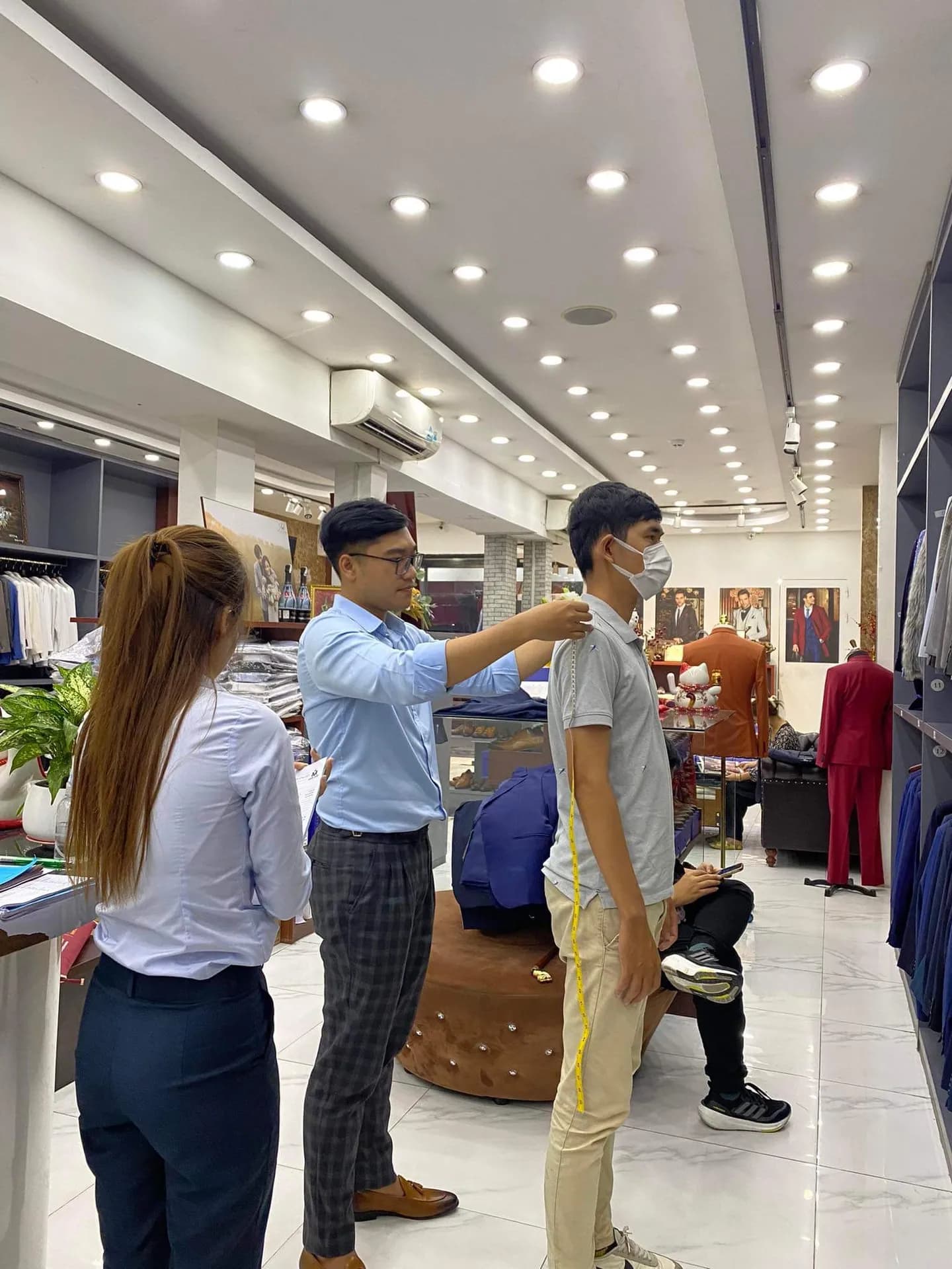 Phóng sự tại showroom — Mon Amie