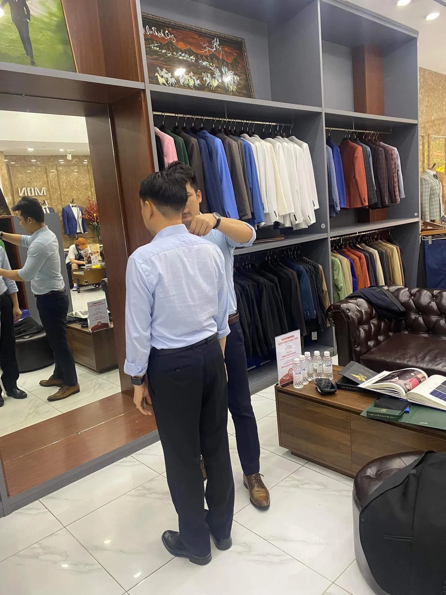 Phóng sự tại showroom — Mon Amie
