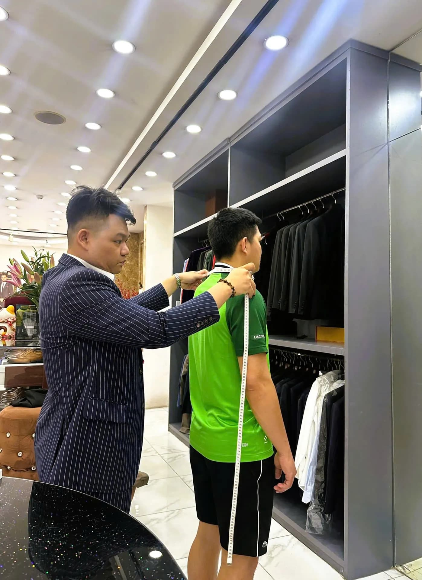 Phóng sự tại showroom — Mon Amie