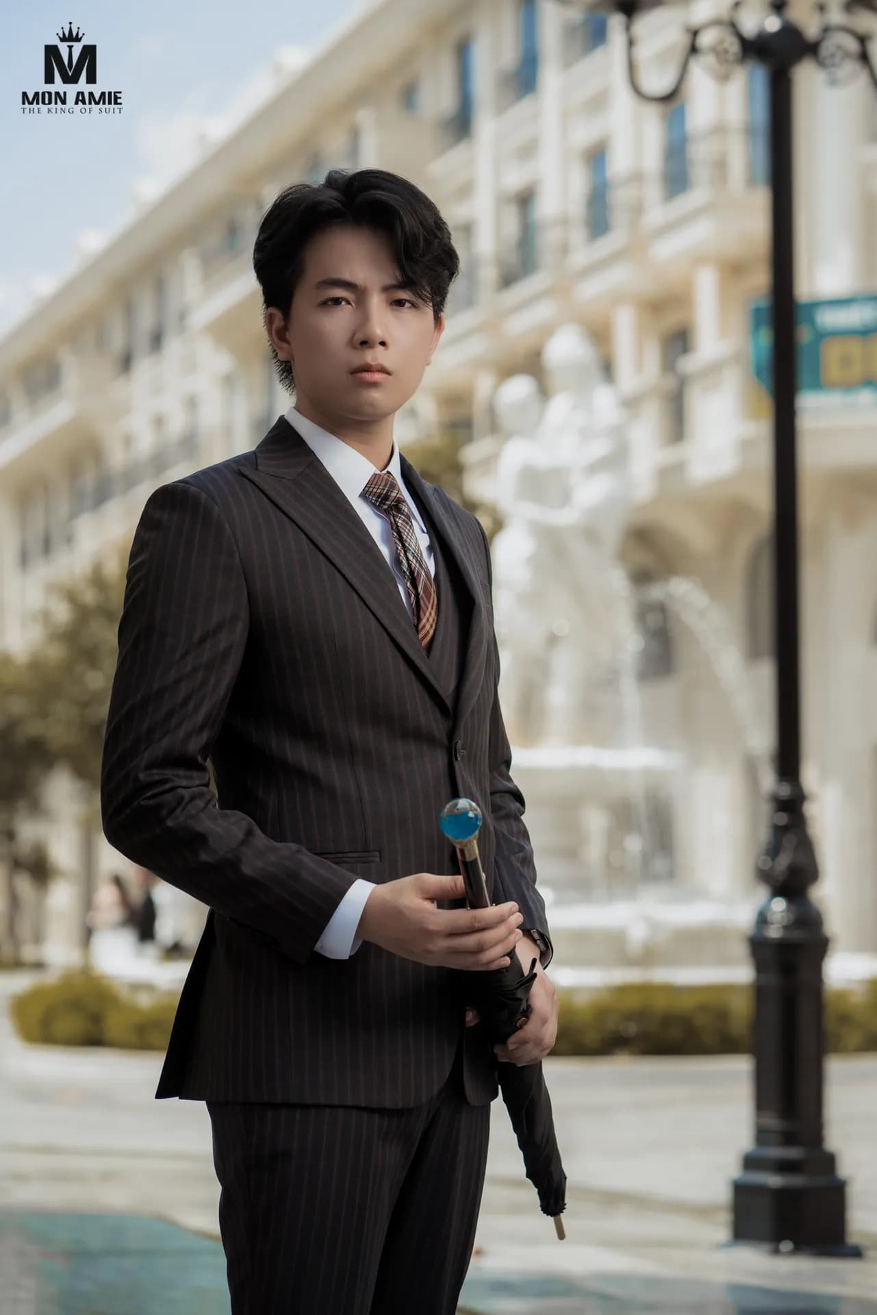 Quý ông phố Âu — Mon Amie