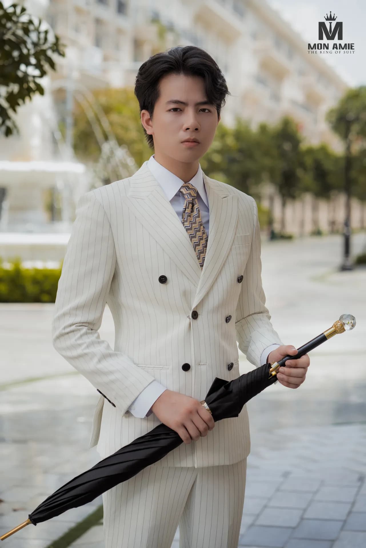 Quý ông phố Âu — Mon Amie