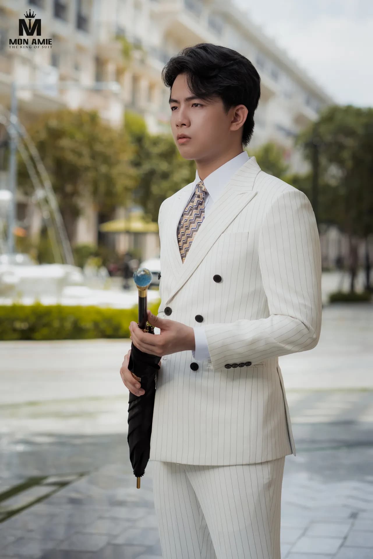 Quý ông phố Âu — Mon Amie