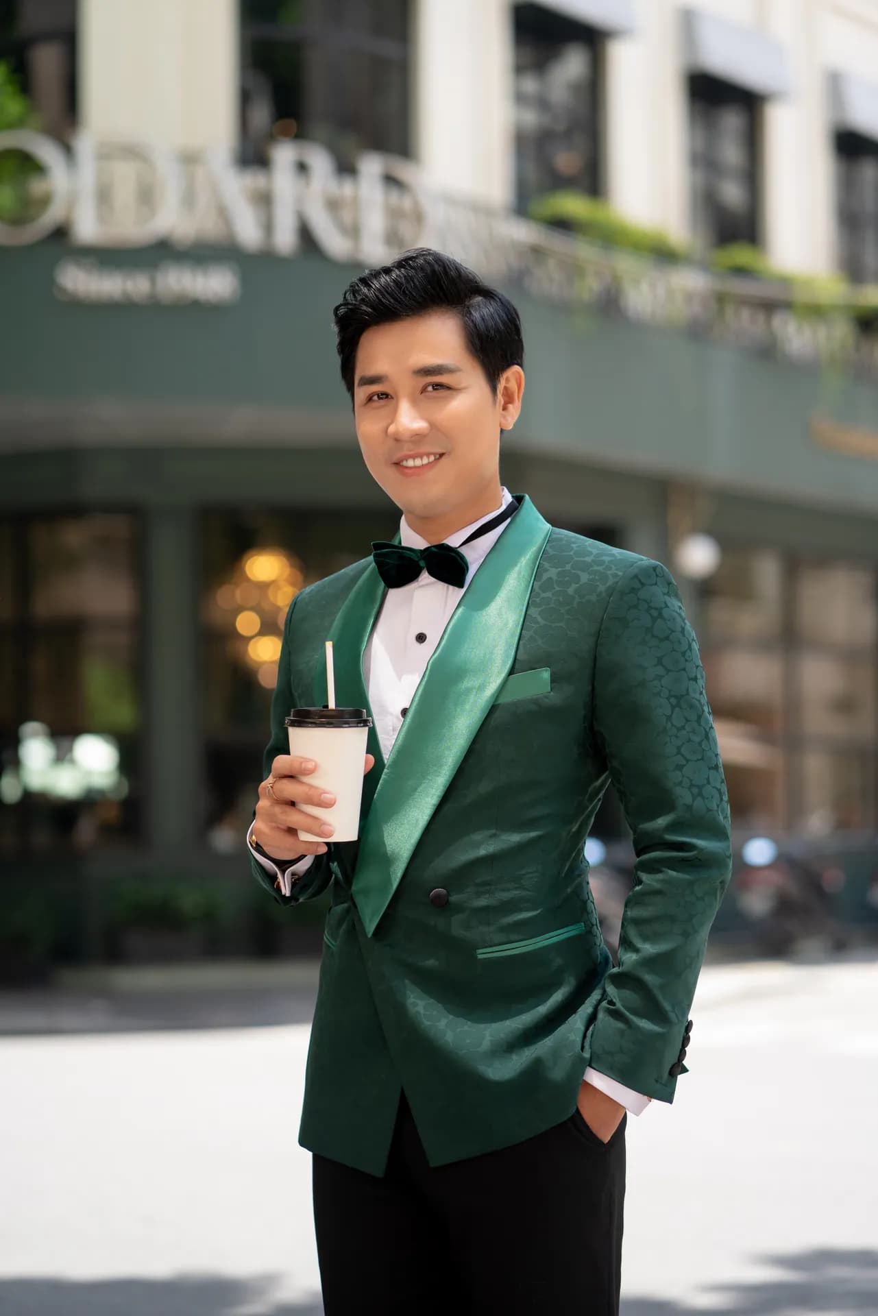 Sắc màu phố thị — Mon Amie