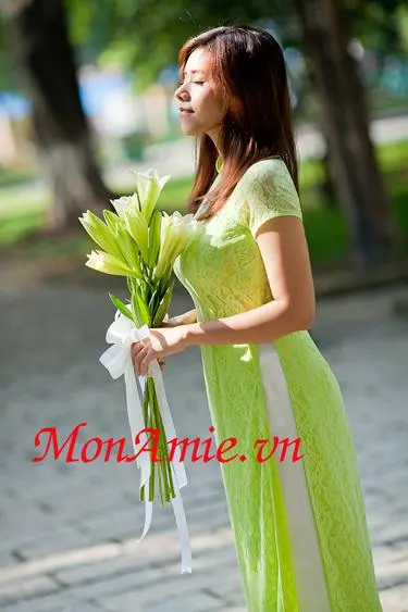 Áo Dài Bưng Quả tại TP.HCM