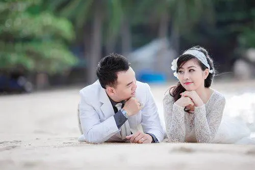 Uyên ương hạnh phúc giữa thiên nhiên