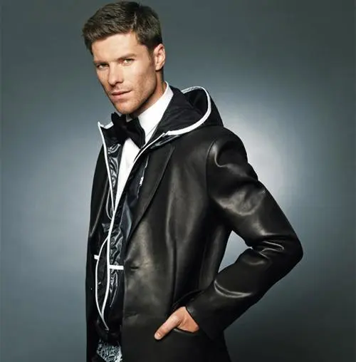 Xabi Alonso thanh lịch cùng vest
