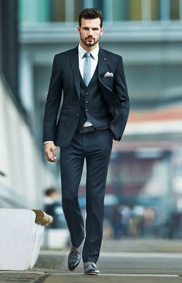 May Vest nam giám đốc đẹp