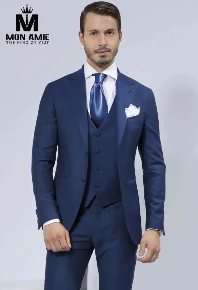 Chọn mua Vest cưới cho ngày chụp ảnh cưới