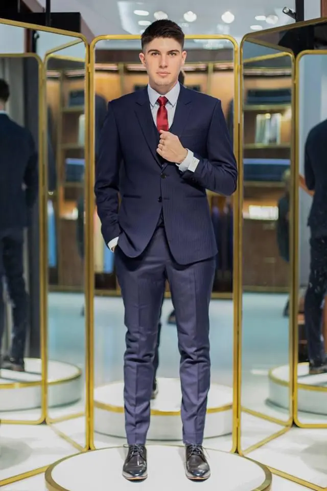 Mon Amie có tăng giá dành cho size lớn , và giảm giá dành cho size nhỏ ? tôi nặng 95 kg thì giá may có cao hơn?