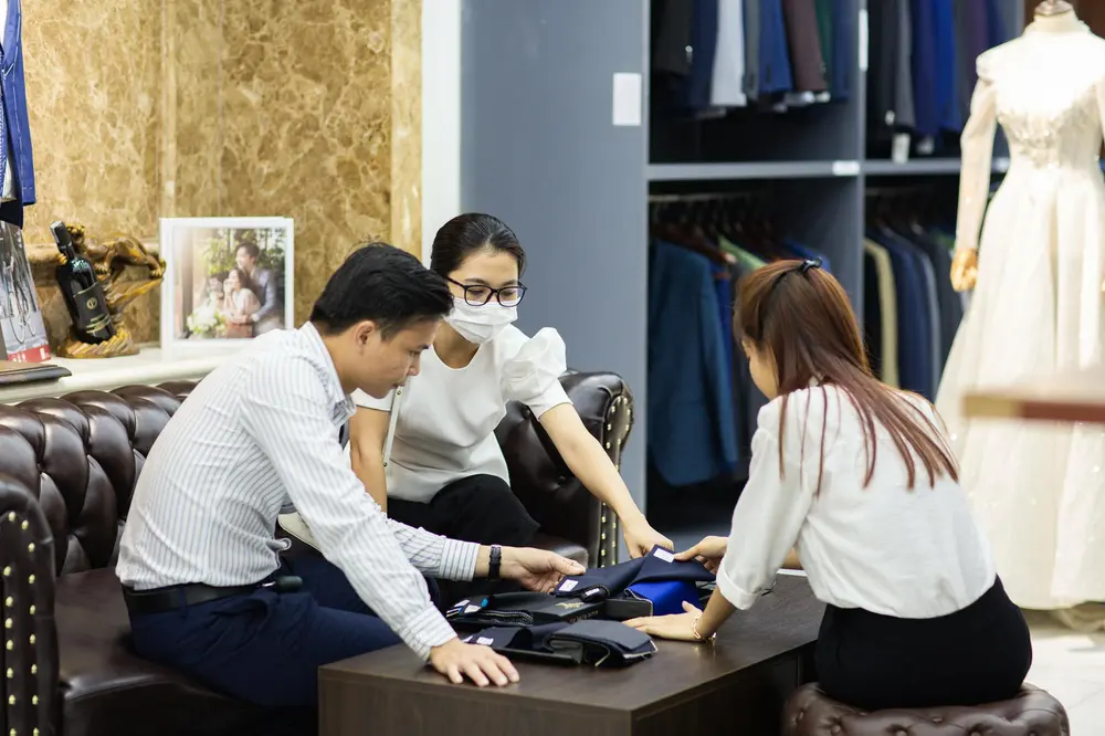 Nhận vest đẹp với dịch vụ may gấp 8h chỉ có tại Mon Amie