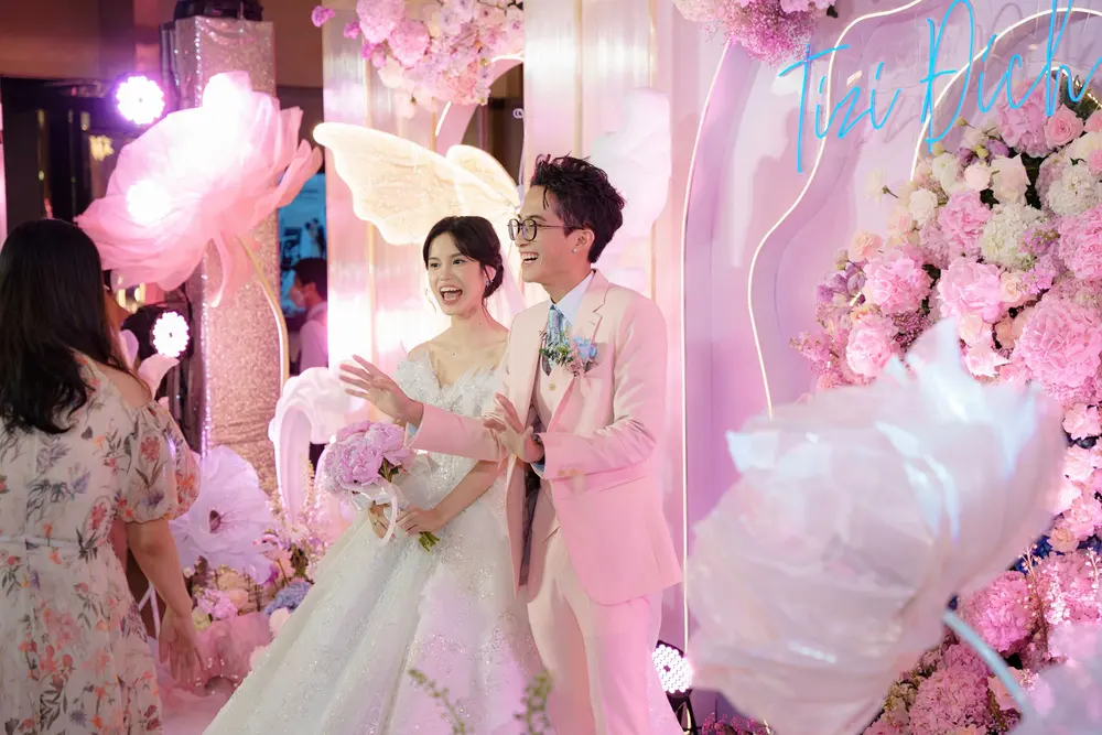 MON AMIE ĐỒNG HÀNH CÙNG CÁC NGHỆ SĨ VIỆT NAM