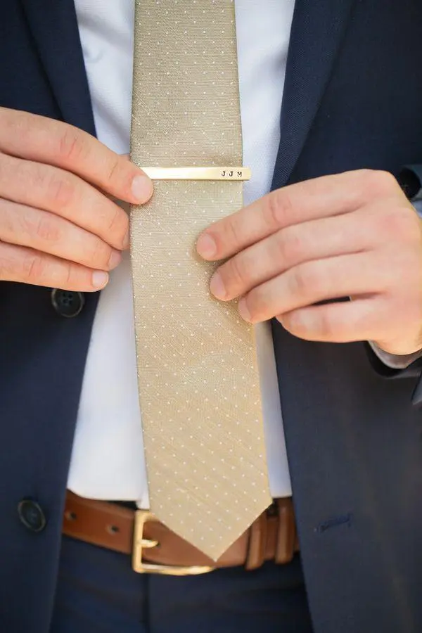 Phụ Kiện Suit Nam - Bí Quyết Tạo Điểm Nhấn Cho Phong Cách Hiện Đại