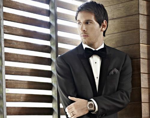 Lionel Messi lịch lãm trong trang phục vest