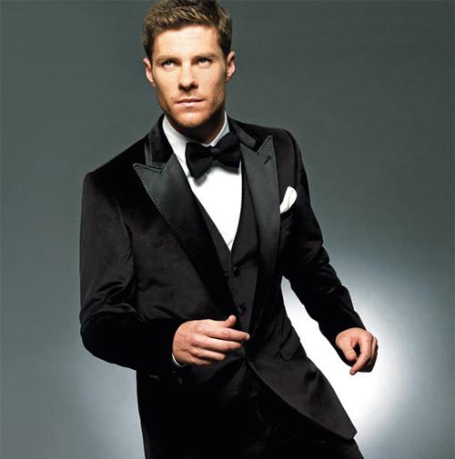 Xabi Alonso thanh lịch cùng vest