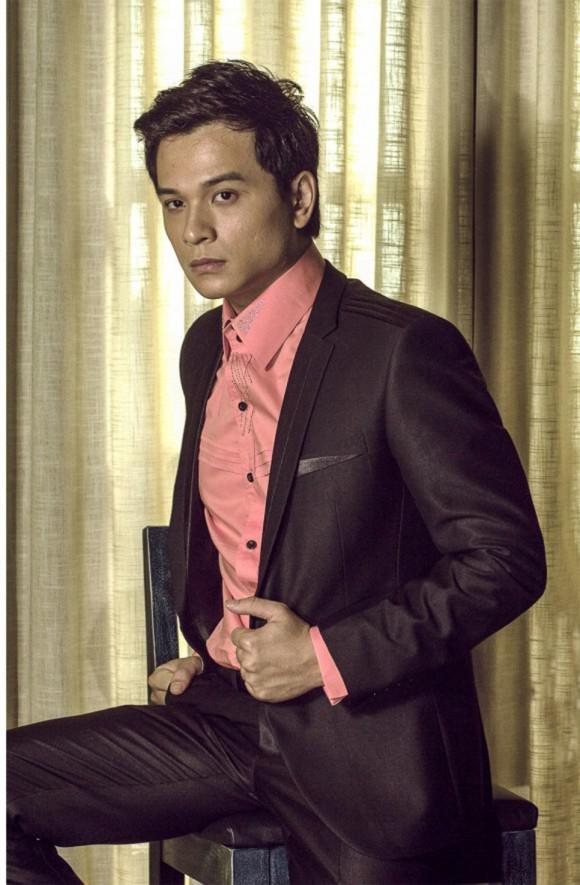 Những lý do nên chọn vest cưới màu đen lịch lãm