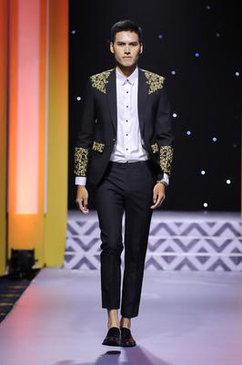 Bộ Vest Màu Đen Dạ Hội Phối Họa Tiết 