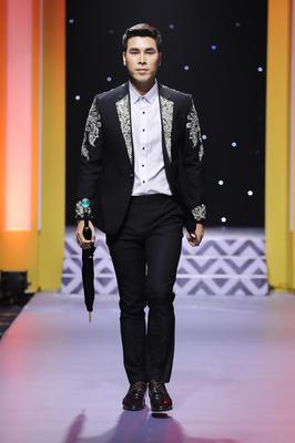 Bộ Vest Nam Màu Đen Phối Họa Tiết Bạc Độc Đáo