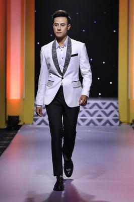 Bộ Vest Dạ Hội Phối Họa Tiết Lấp Lánh 