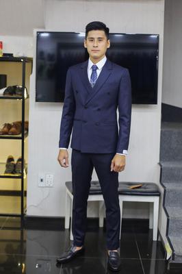 Bộ Suit Chú rể Xanh Navy sọc trắng dọc Cài Chòm  