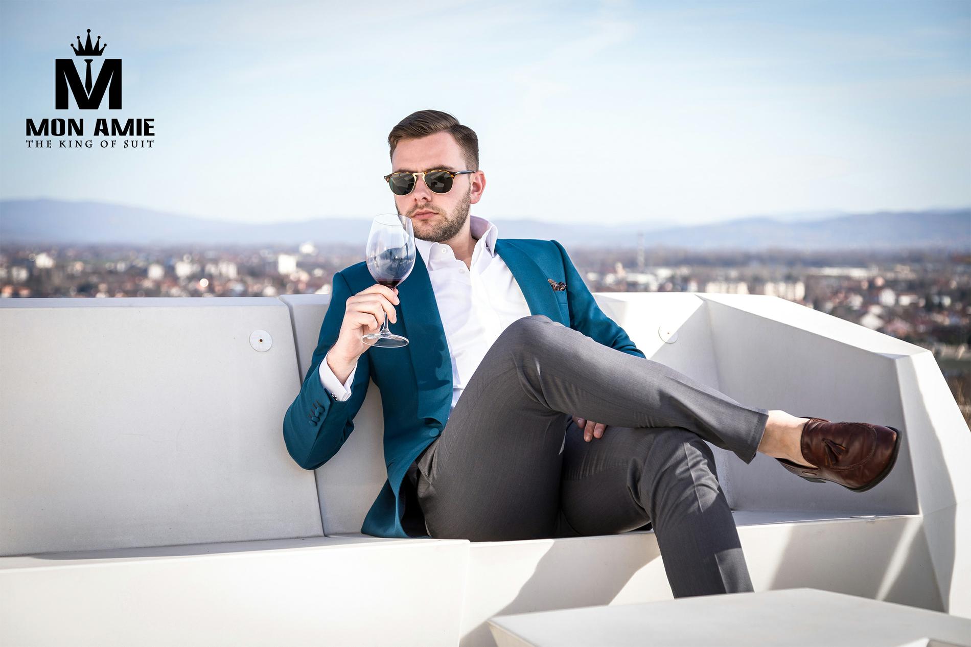 Tiện ích với dịch vụ may đo Suit tại nhà của Mon Amie